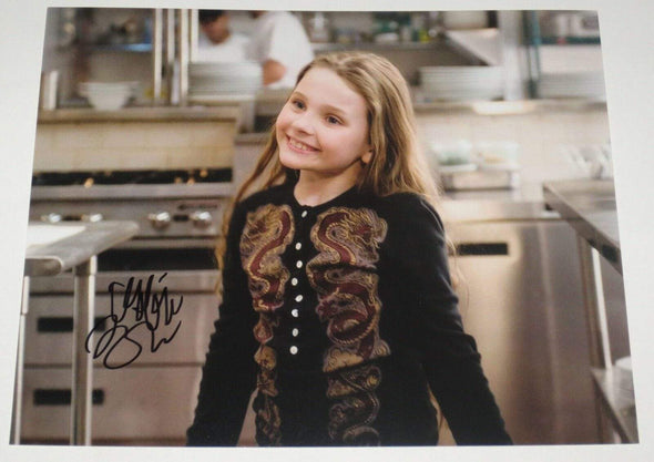 Abigail Breslin Authentic Autographed 8x10 Photo - Prime Time Signatures - TV & Film