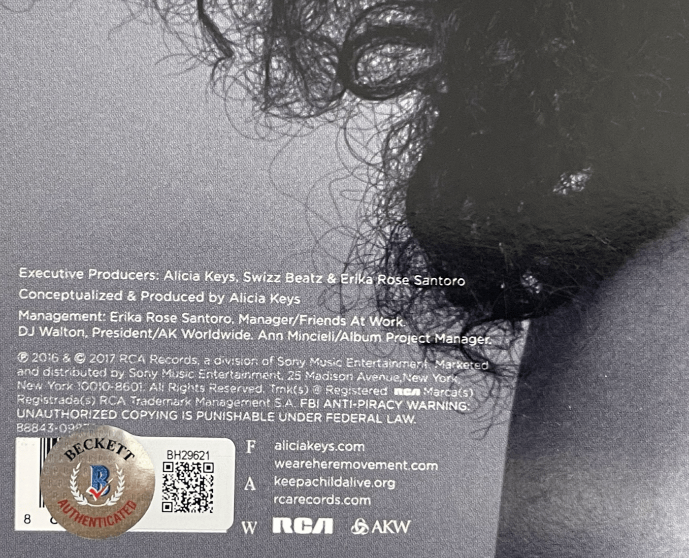 Alicia Keys Signed Vinyl Record Beckett COA - Item #6 - Detail View