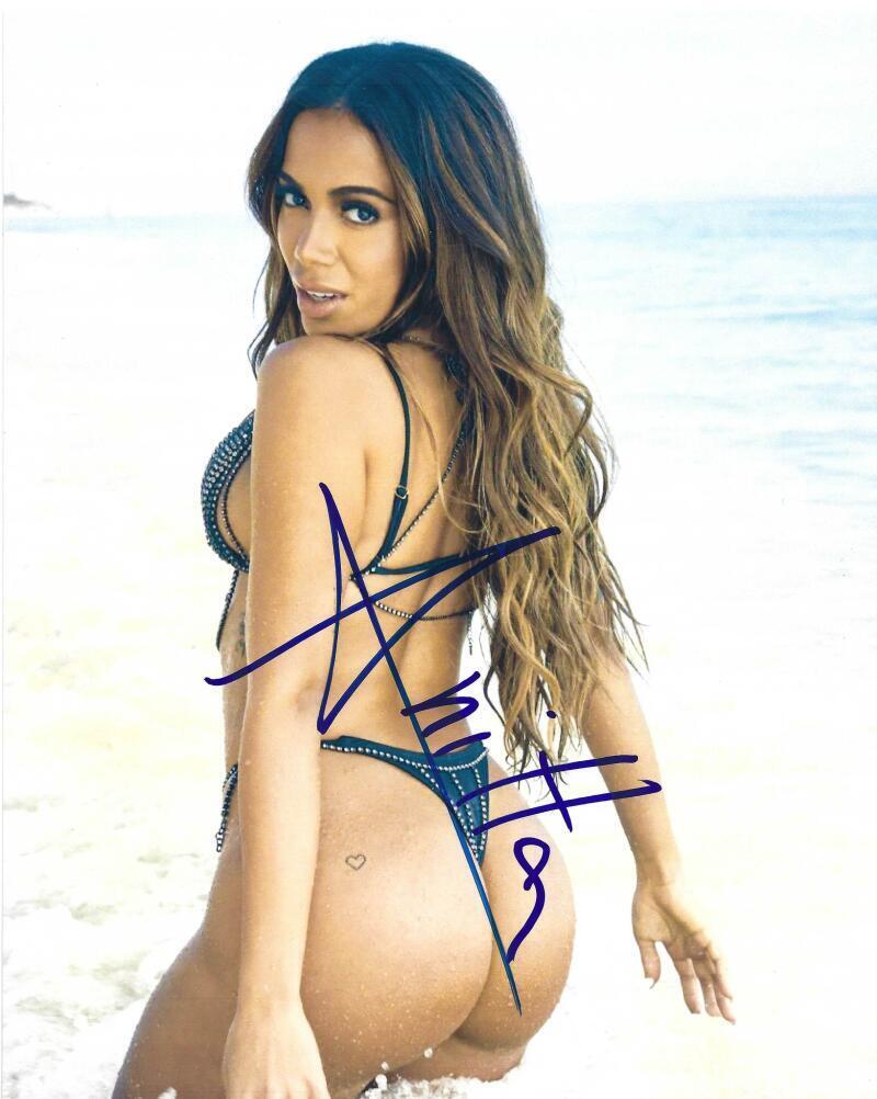 Anitta Authentic Autographed 8x10 Photo | Certified Authentic + COA