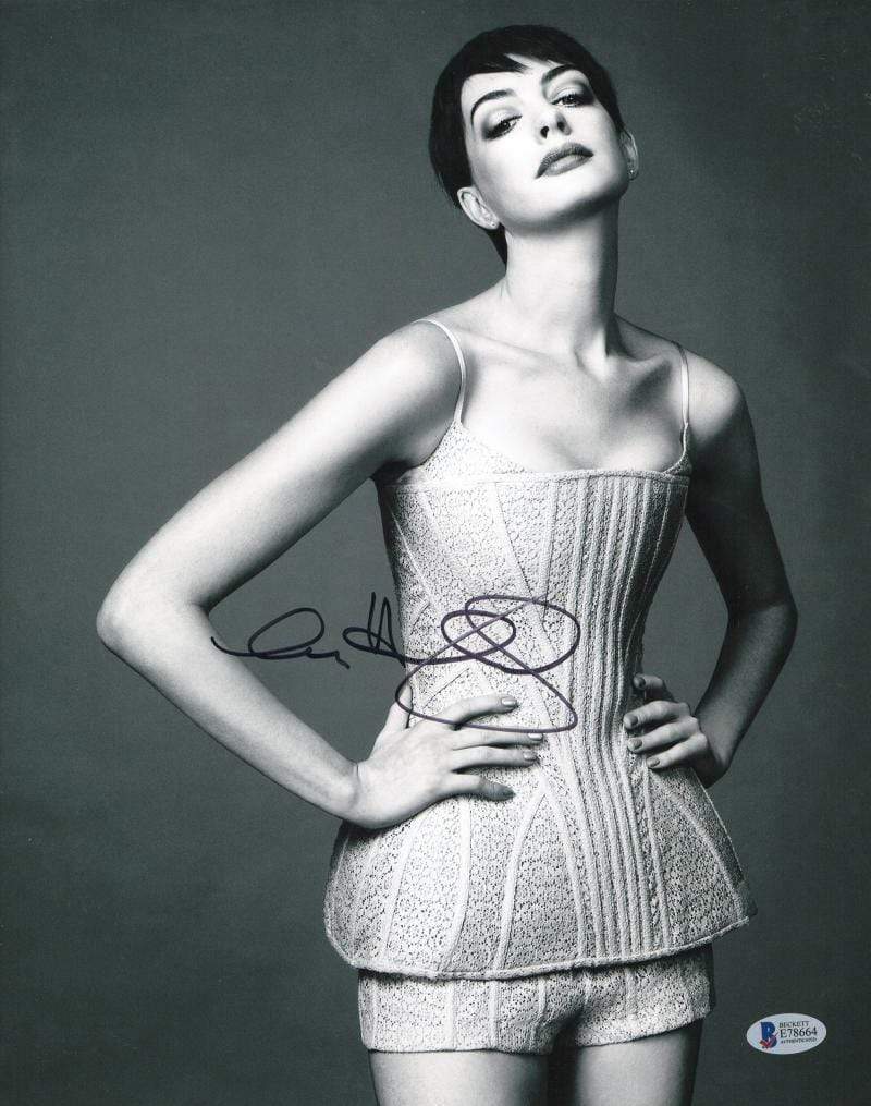 Anne Hathaway Authentic Autographed 11x14 Photo - Prime Time Signatures - TV & Film