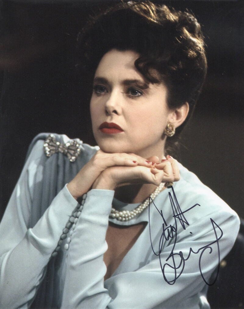 Annette Bening Autographed 8x10 Photo - PTS #2