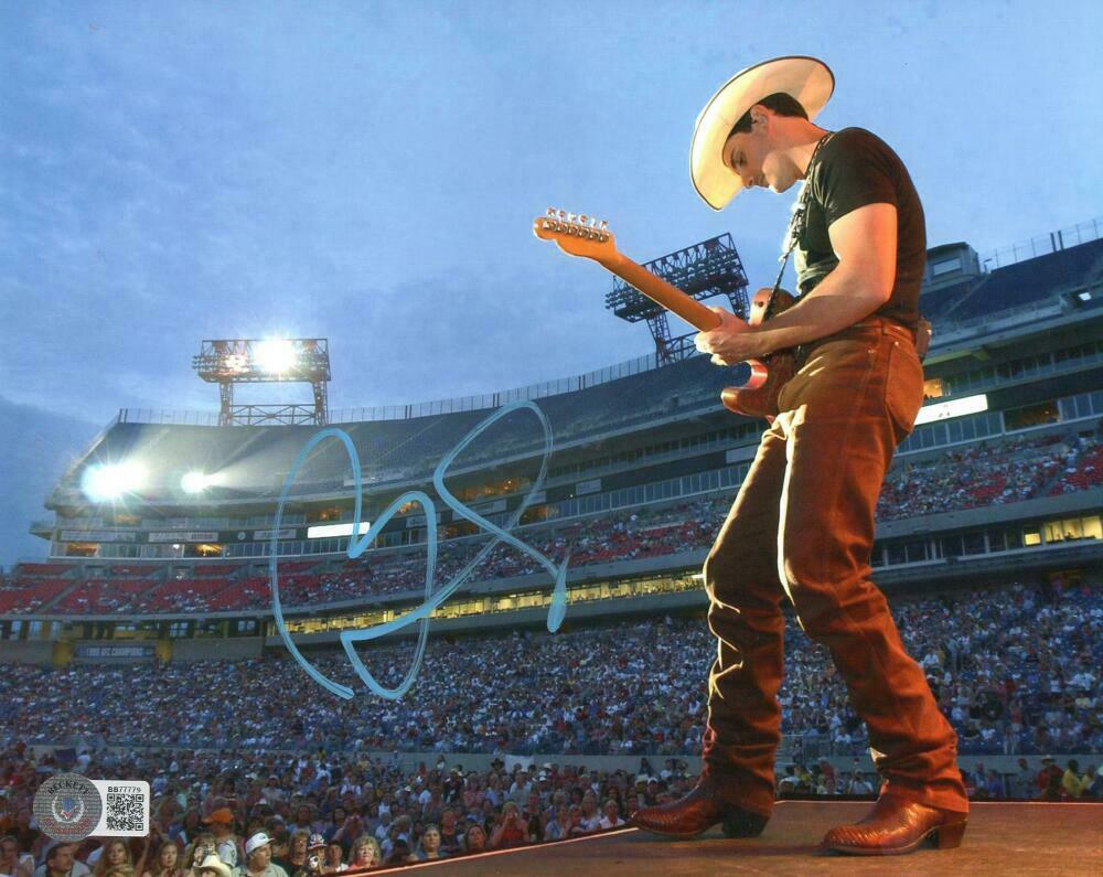 Brad Paisley Signed 8x10 Photo Beckett COA - Item #4