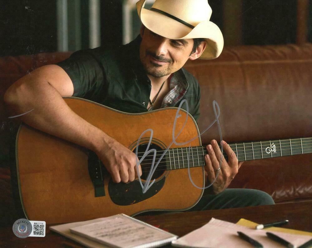 Brad Paisley Signed 8x10 Photo Beckett COA - Item #3