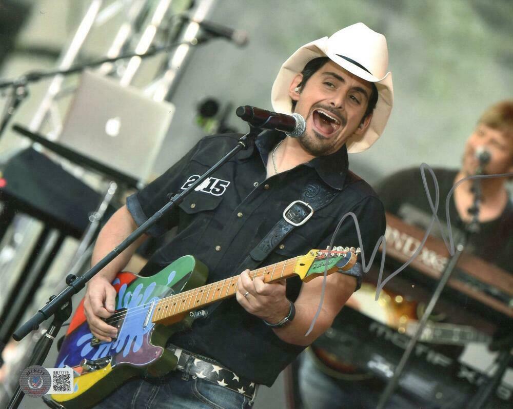 Brad Paisley Signed 8x10 Photo Beckett COA - Item #1