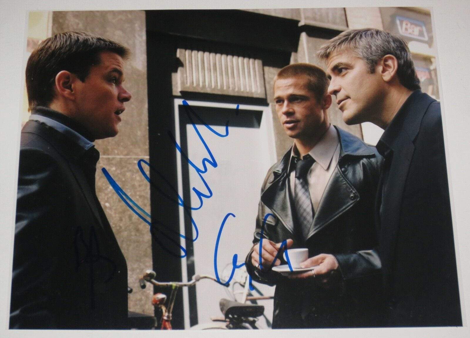 Brad Pitt, Matt Damon, George Clooney Authentic Autographed 8x10 Photo - Prime Time Signatures - TV & Film