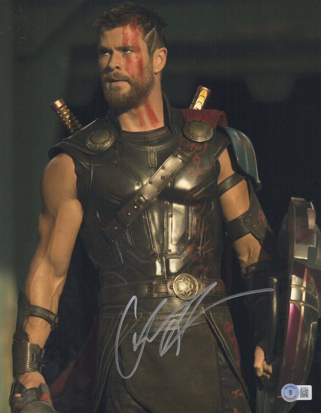 Chris Hemsworth Signed 11x14 Photo from Thor Beckett COA - Item #35