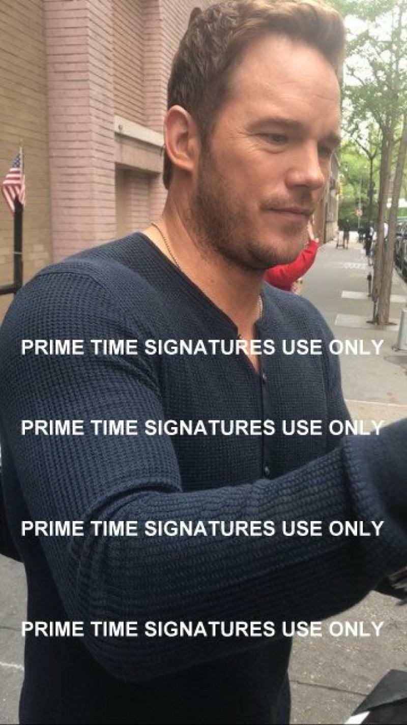 Chris Pratt Signed 11x14 Photo | Beckett Star-Lord