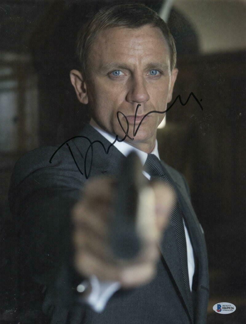 Daniel Craig Signed 11x14 Photo from James Bond Beckett COA - Item #21