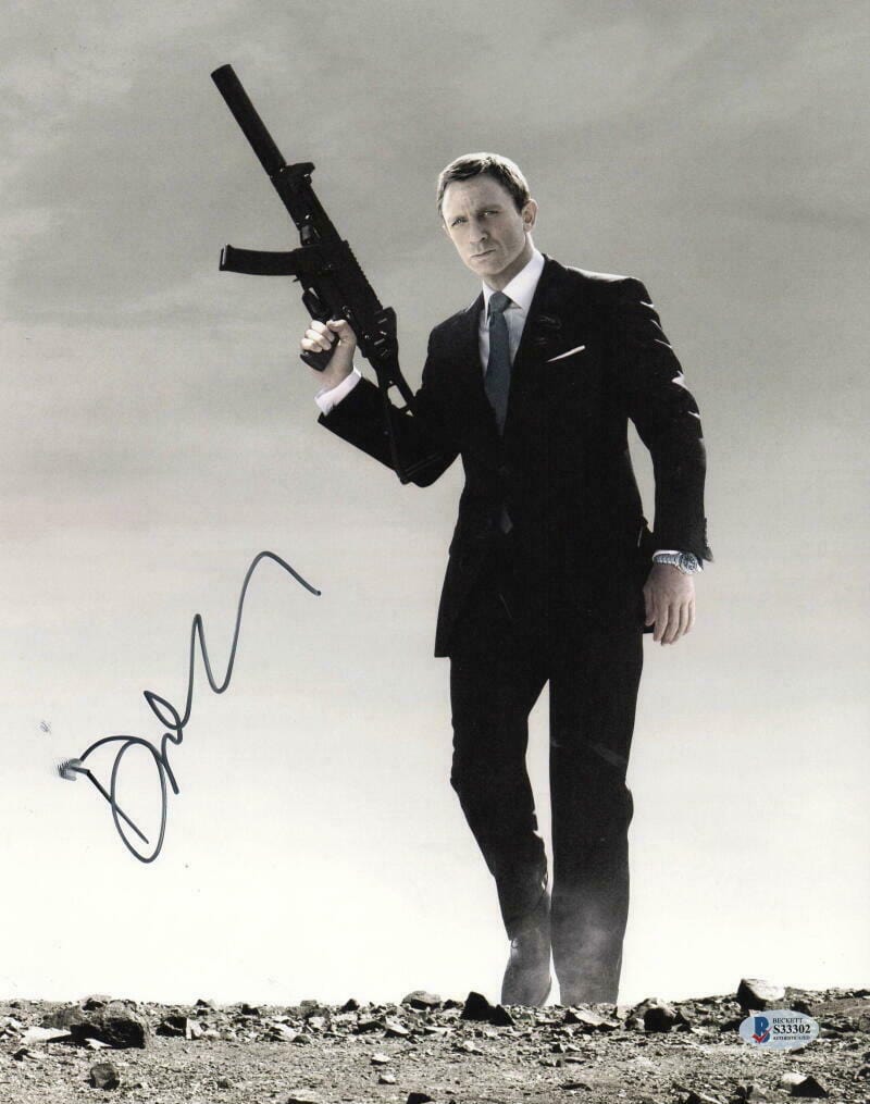 Daniel Craig Signed 11x14 Photo from James Bond Beckett COA - Item #18