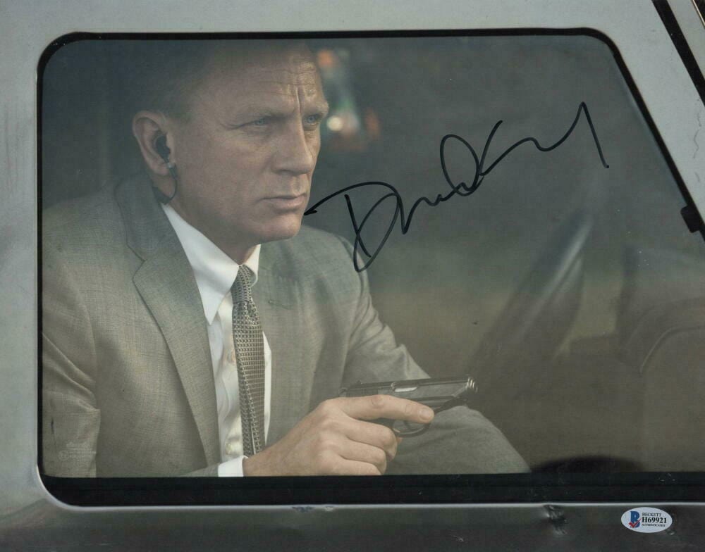 Daniel Craig Signed 11x14 Photo from James Bond Beckett COA - Item #13