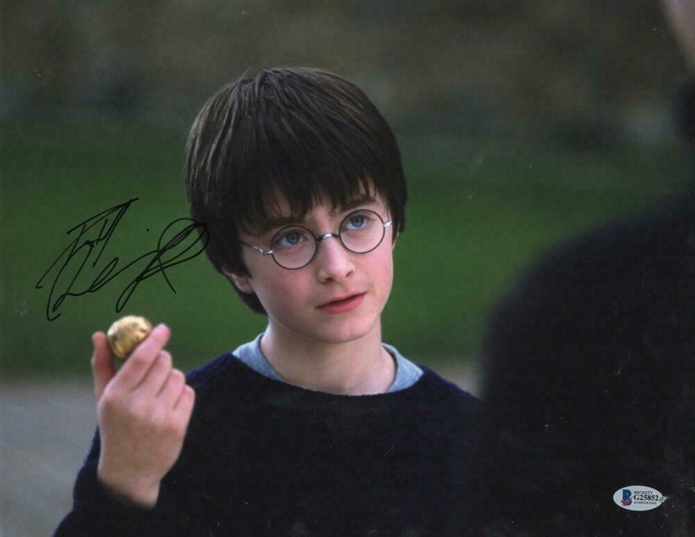 Daniel Radcliffe Signed 11x14 Photo from Harry Potter Beckett COA - Item #13