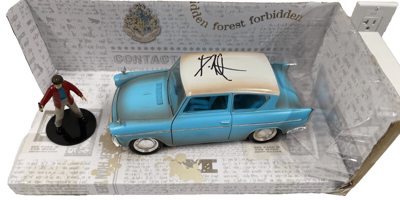 Daniel Radcliffe Signed Model Car from Harry Potter Beckett COA - Alternate Angle