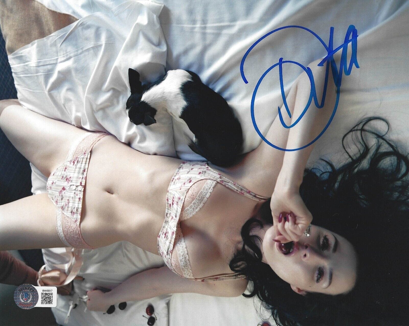 Dita Von Teese Signed 8x10 Photo Beckett COA - Item #19