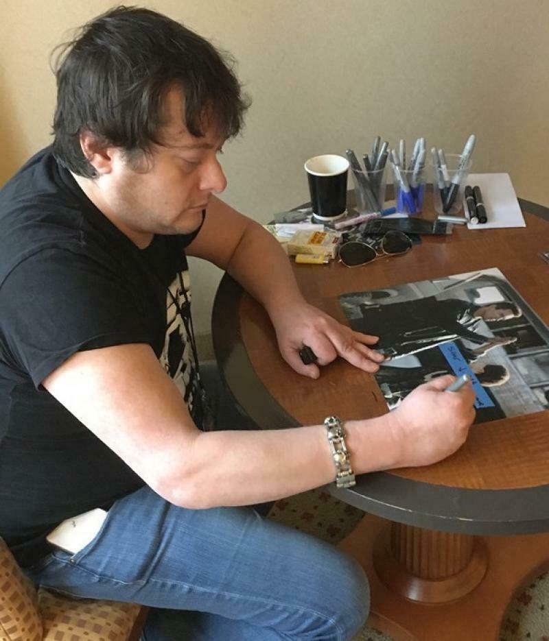 Edward Furlong Signed 8x10 Photo from Terminator Certified Authentic - Item #2 - Detail View