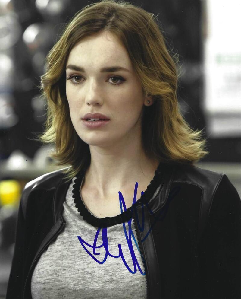 Elizabeth Henstridge Signed 8x10 Photo from Agents of S.H.I.E.L.D. Certified Authentic