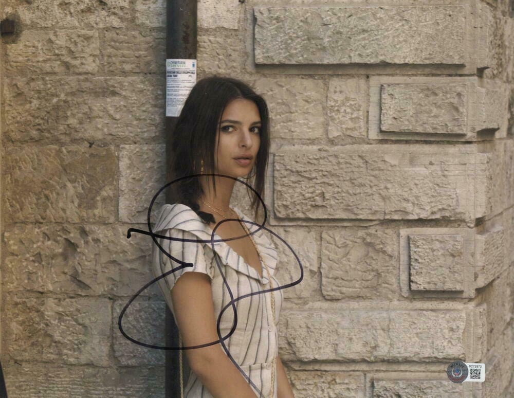 Emily Ratajkowski Signed 11x14 Photo Beckett COA - Item #1