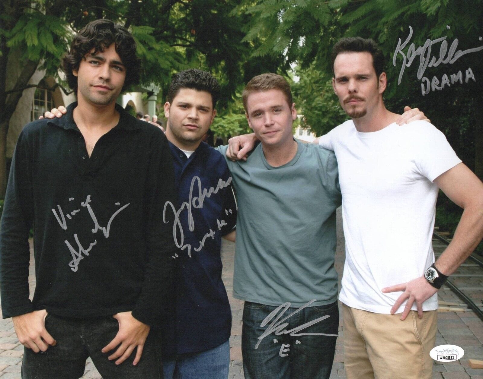 Adrian Grenier Signed 11x14 Photo from Entourage Certified Authentic - Item #8