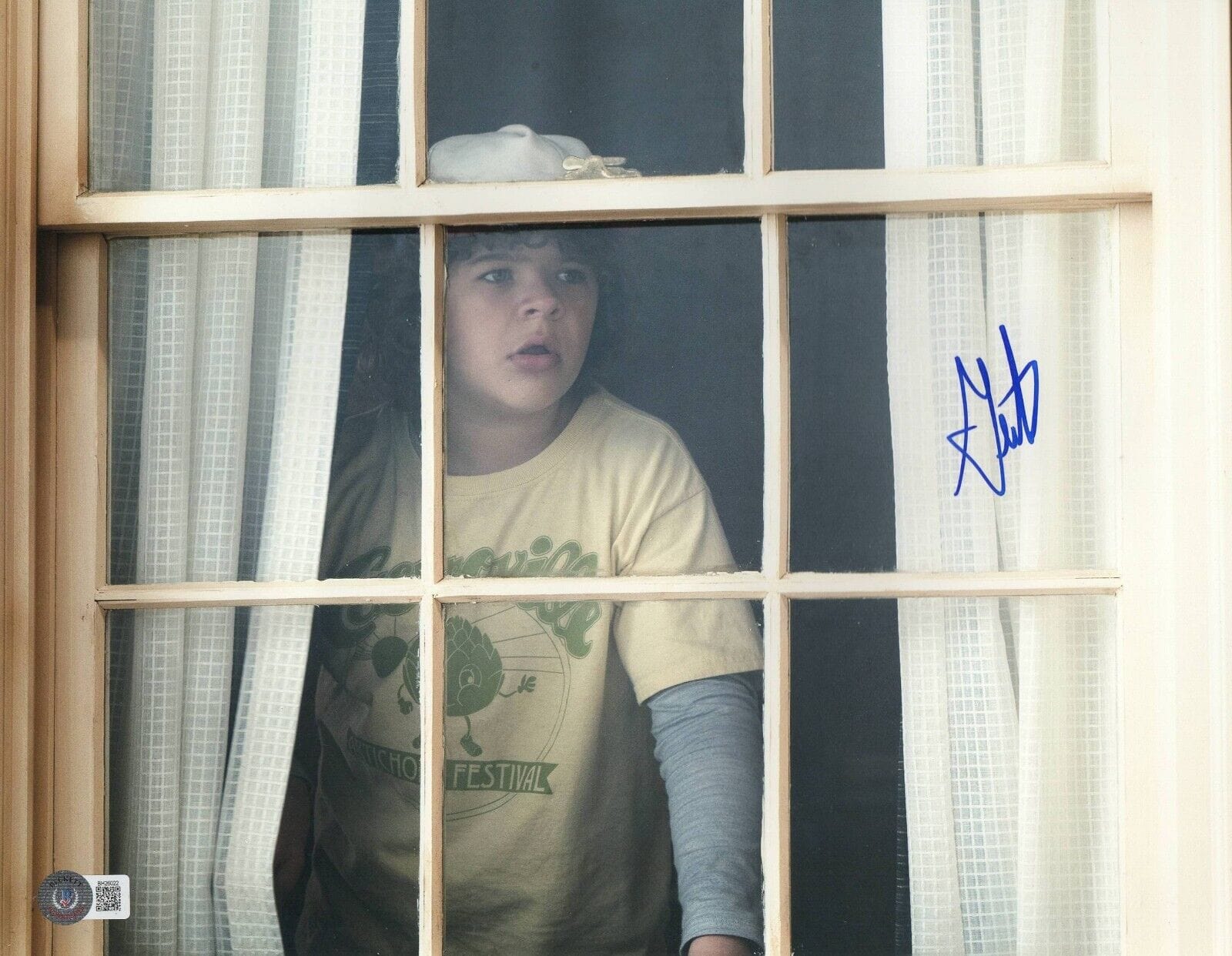 Gaten Matarazzo Signed 11x14 Photo from Stranger Things Beckett COA - Item #4