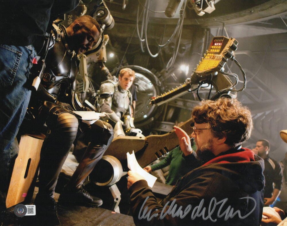 Guillermo Del Toro Signed 11x14 Photo from Pacific Rim Beckett COA - Item #1