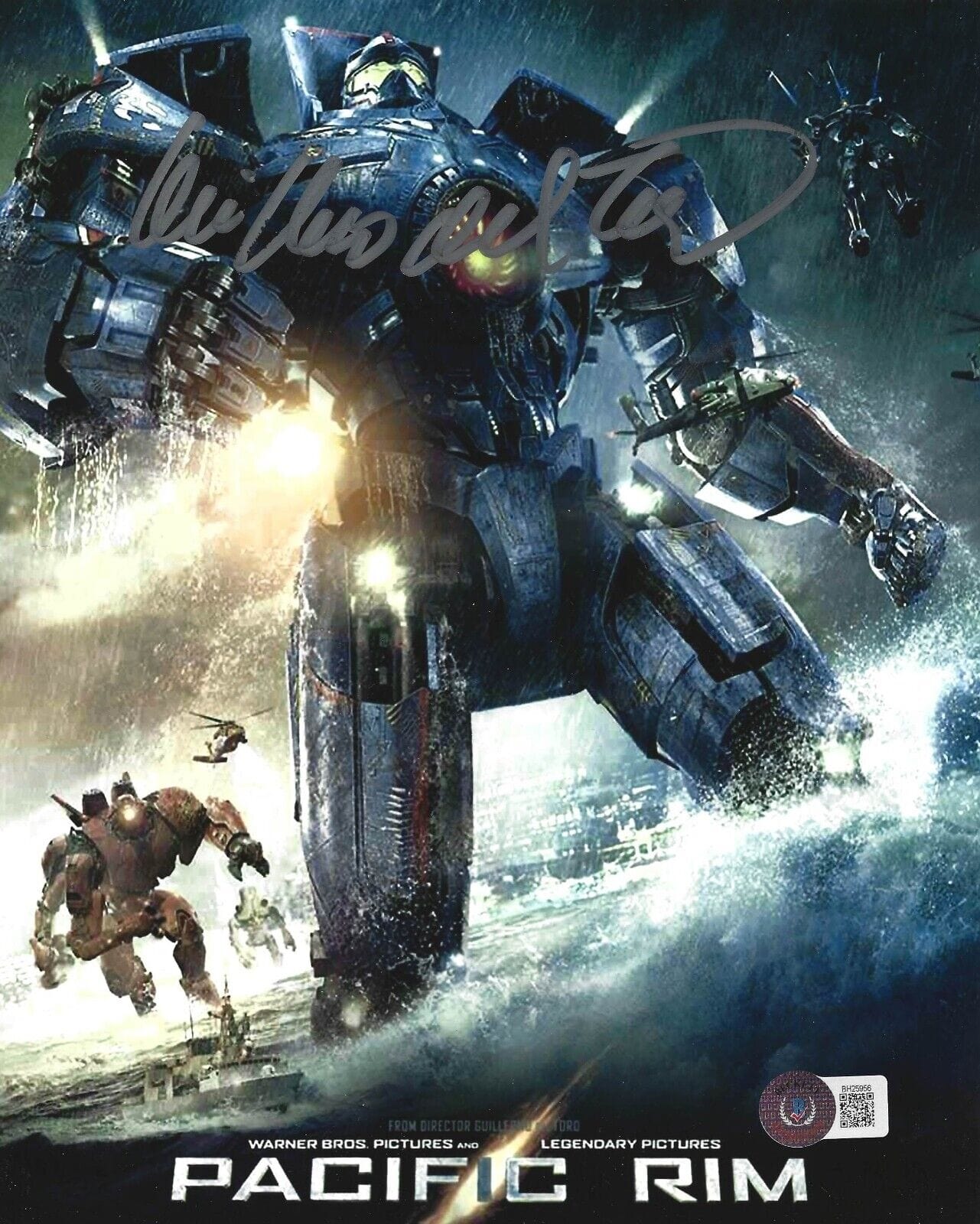 Guillermo Del Toro Signed 8x10 Photo from Pacific Rim Beckett COA