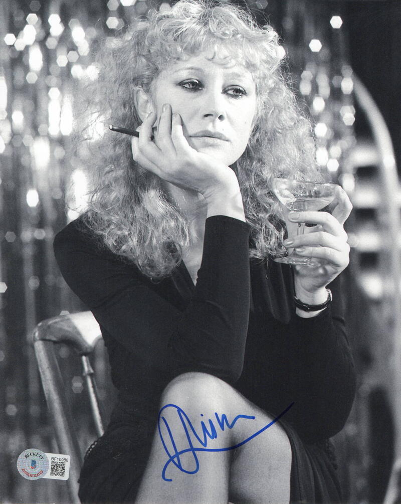 Helen Mirren Signed 8x10 Photo Beckett COA - Item #2
