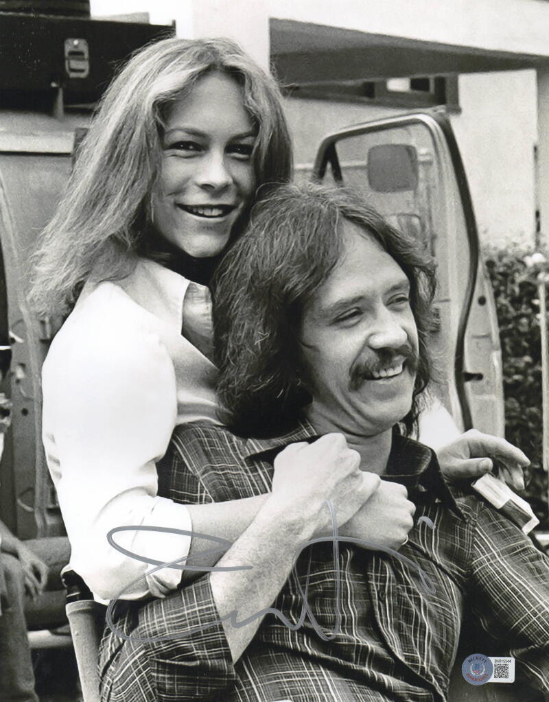 Jamie Lee Curtis Signed 11x14 Photo from Halloween Beckett COA - Item #6