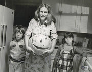 Jamie Lee Curtis Signed 11x14 Photo from Halloween Beckett COA - Item #5