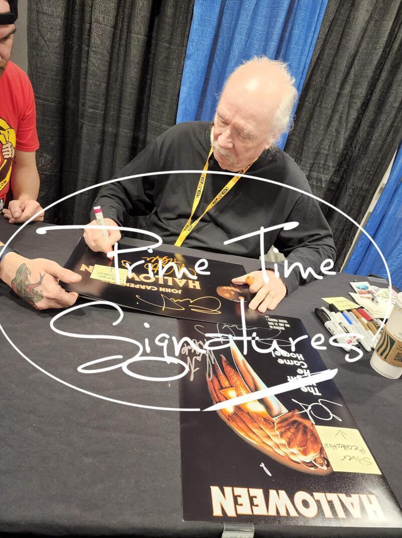 Jamie Lee Curtis Signed 12x18 Photo from Halloween Beckett COA - Item #4 - Alternate Angle