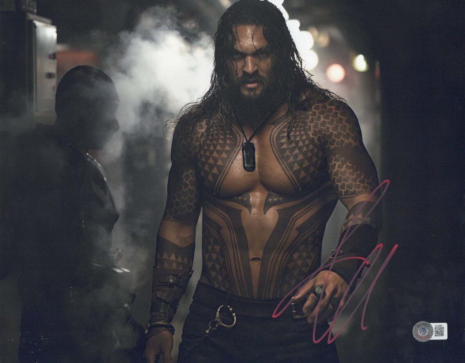 Jason Momoa Signed 11x14 Photo from Aquaman Beckett COA - Item #1