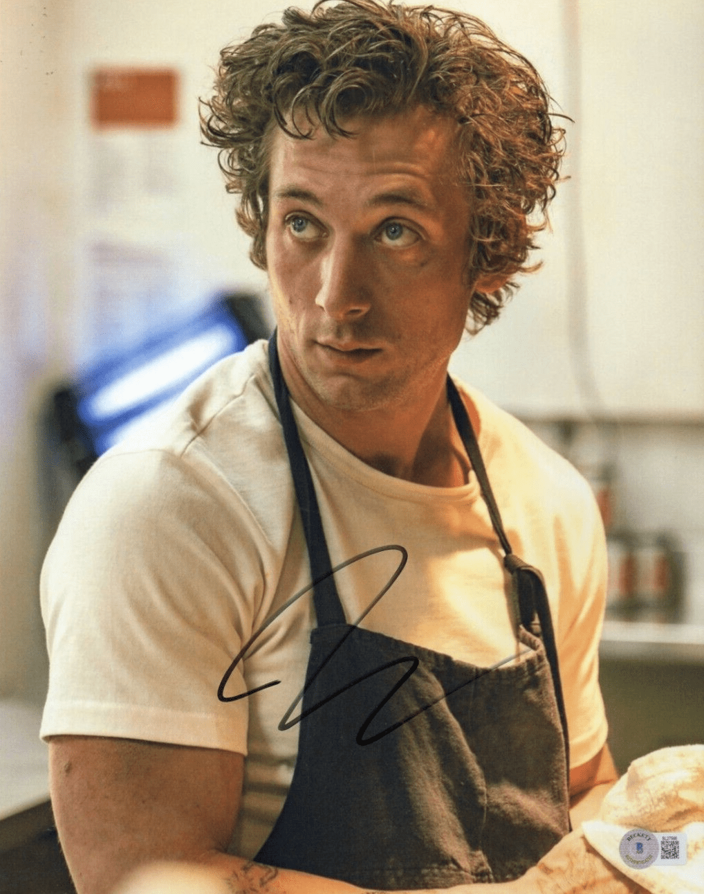 Jeremy Allen White Signed 11x14 Photo from The Bear Beckett COA - Item #1