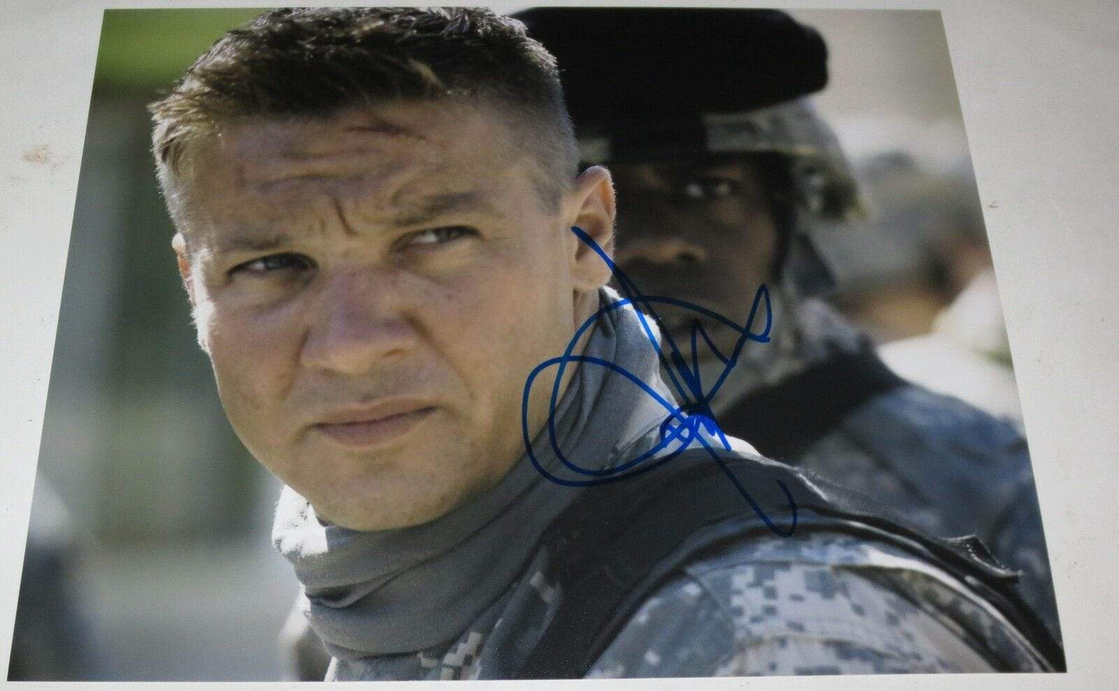 Jeremy Renner Authentic Autographed 8x10 Photo - Prime Time Signatures - TV & Film