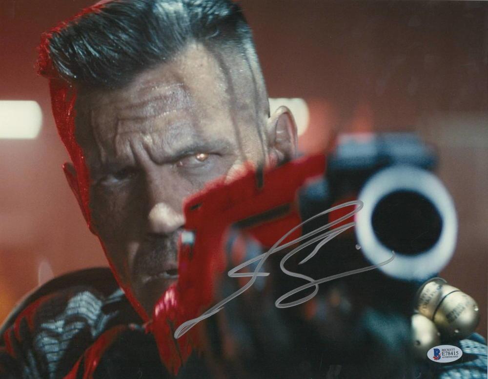 Josh Brolin Signed 8x10 Photo (Beckett)