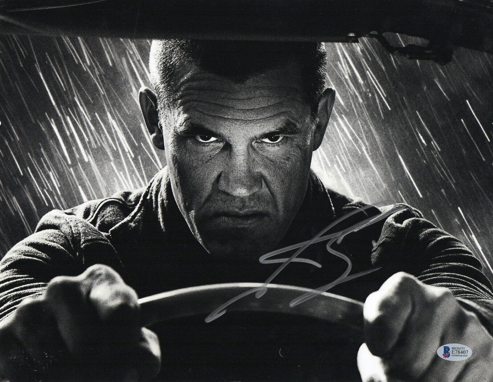Josh Brolin Signed 11x14 Photo from Sin City Beckett COA - Item #2