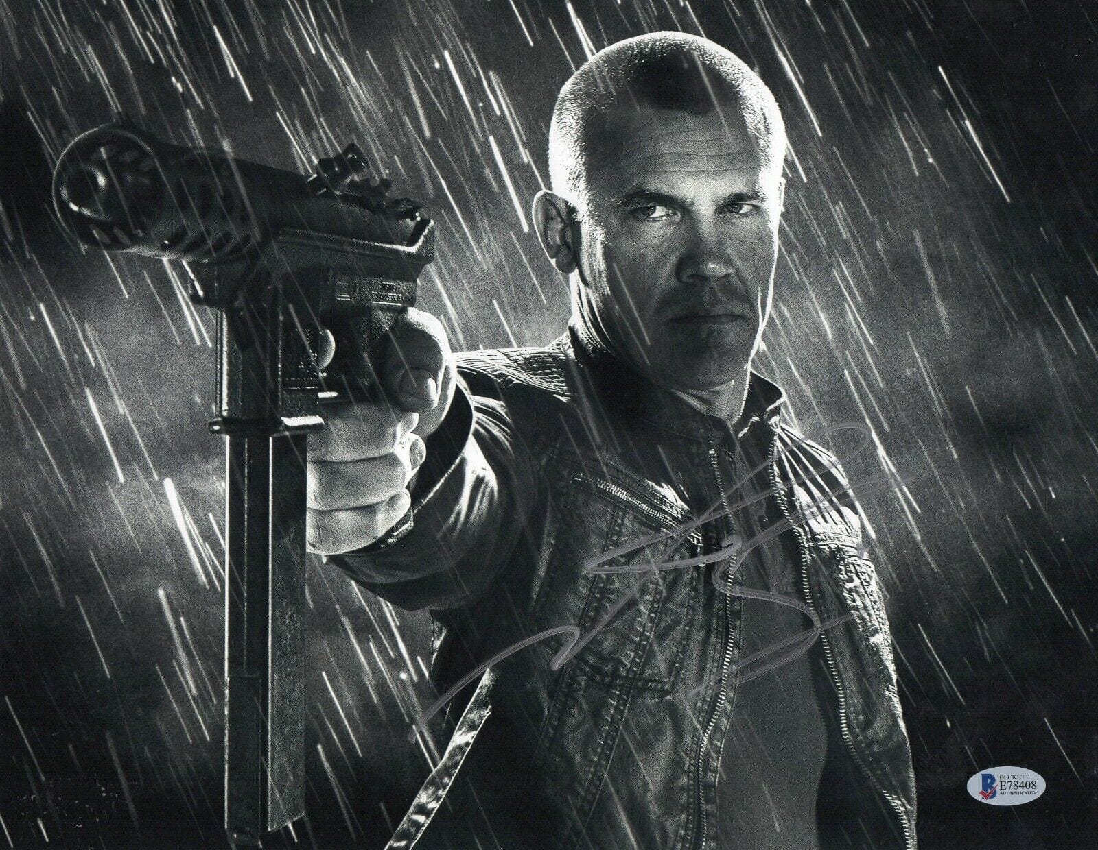 Josh Brolin Signed 11x14 Photo from Sin City Beckett COA - Item #1