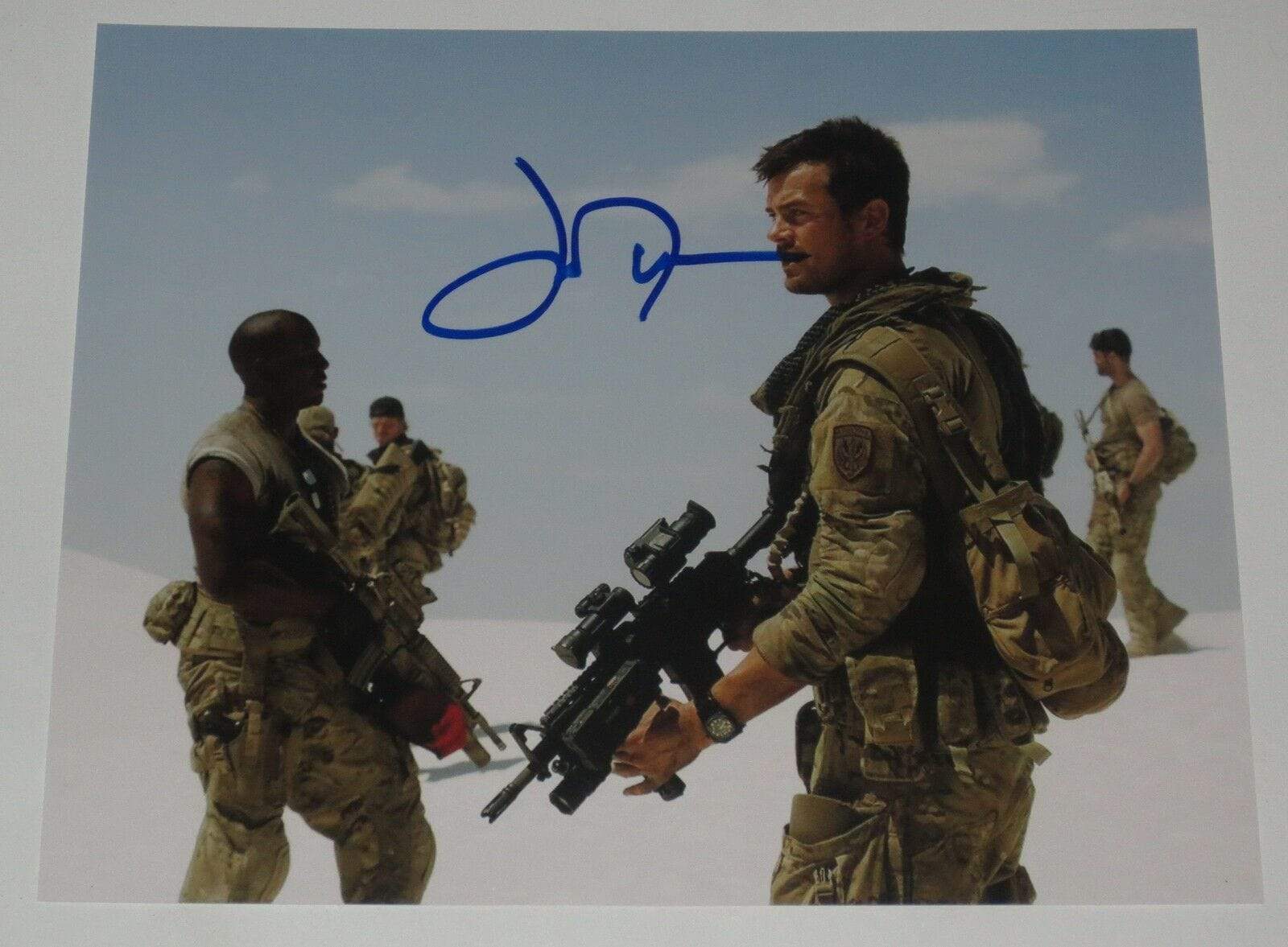 Josh Duhamel Authentic Autographed 8x10 Photo – Prime Time Signatures