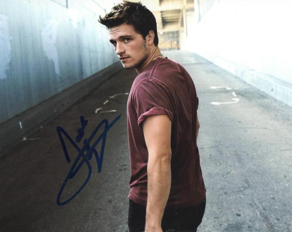 Josh Hutcherson Authentic Autographed 8x10 Photo - Prime Time Signatures - TV & Film