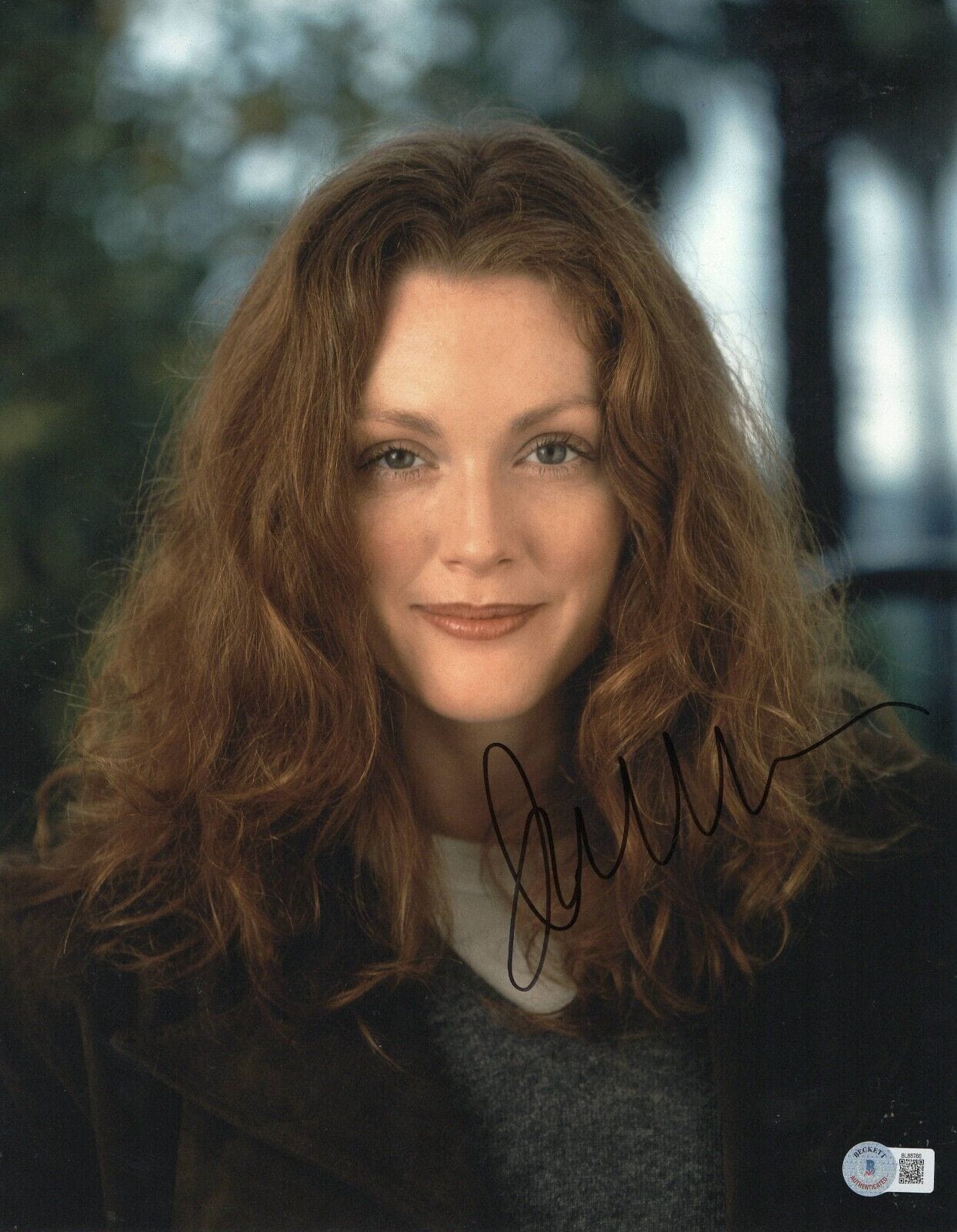 Julianne Moore Signed 11x14 Photo from Jurassic Park Beckett COA - Item #2