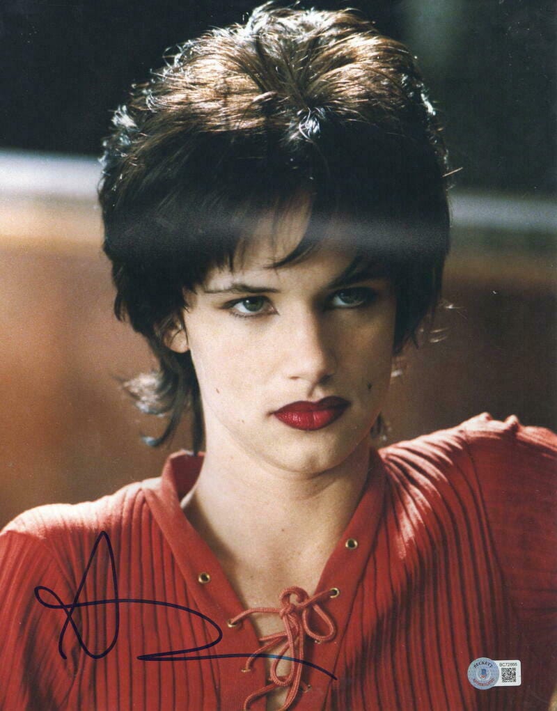 Juliette Lewis Signed 11x14 Photo from Natural Born Killers Beckett COA - Item #2