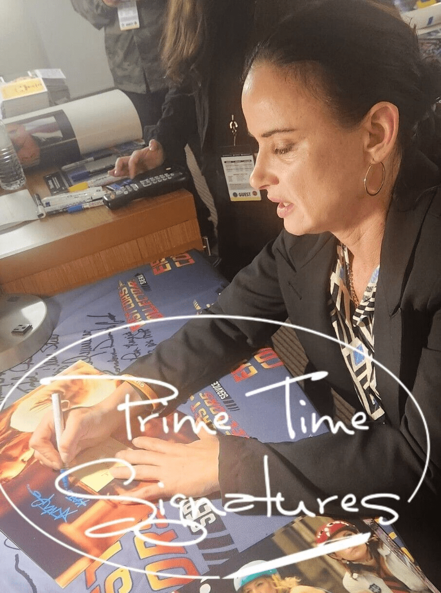 Juliette Lewis Signed 11x14 Photo from From Dusk Till Dawn Beckett COA - Item #2 - Detail View