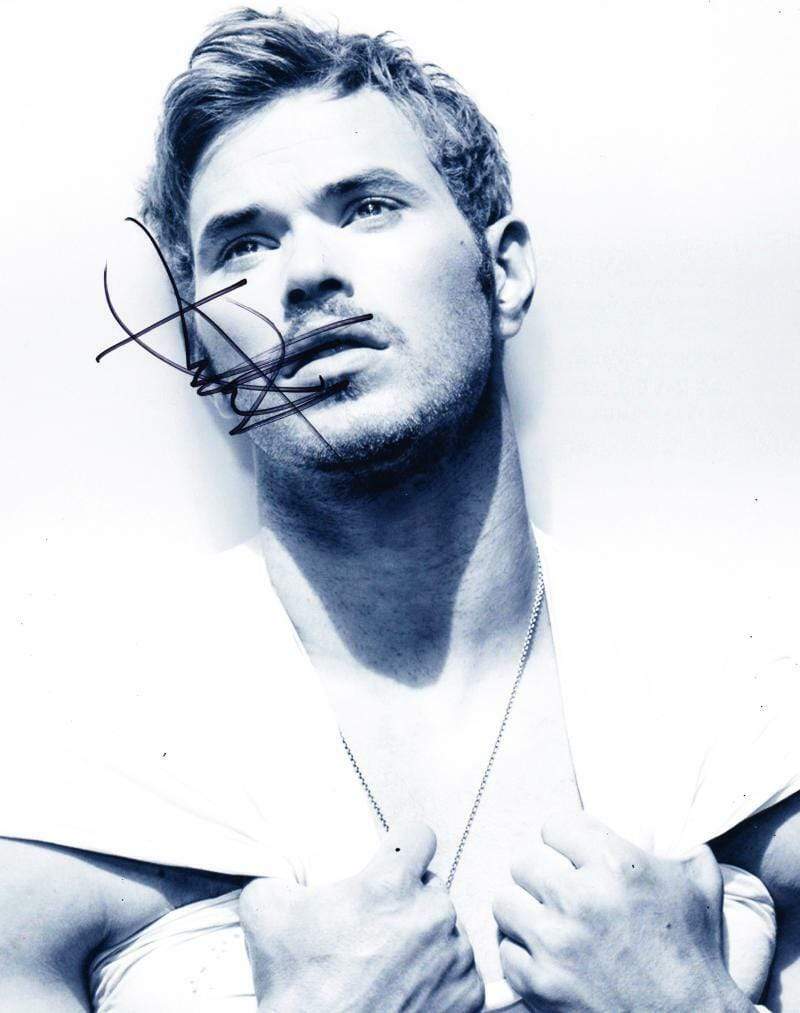 Kellan Lutz Authentic Autographed 8x10 Photo - Prime Time Signatures - TV & Film