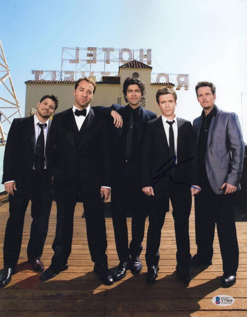 Kevin Connolly Signed 11x14 Photo from Entourage Beckett COA - Item #5
