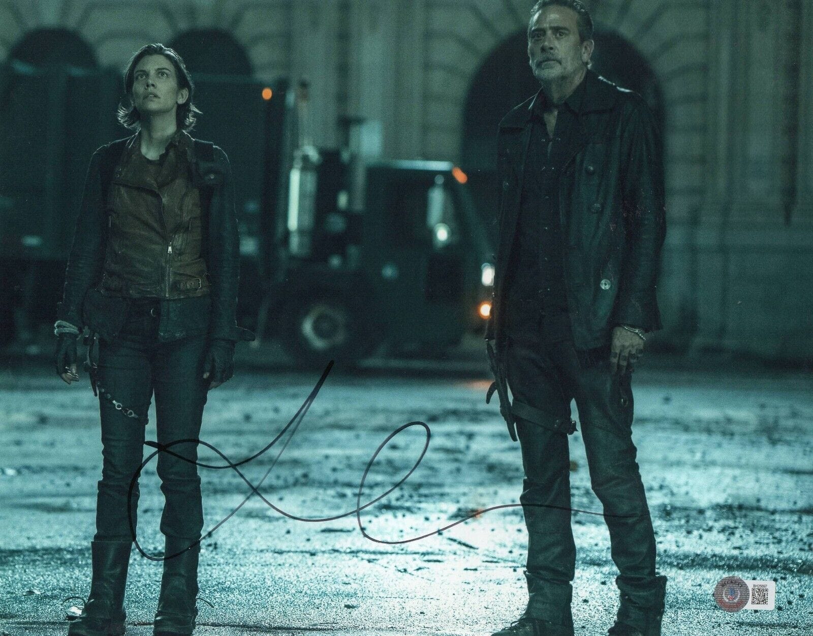 Lauren Cohan Signed 11x14 Photo from The Walking Dead Beckett COA - Item #5