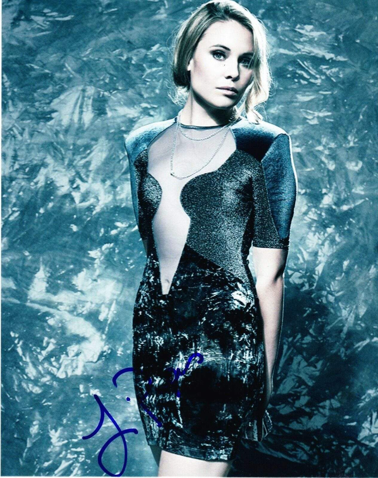 Leah Pipes Authentic Autographed 8x10 Photo - Prime Time Signatures - TV & Film