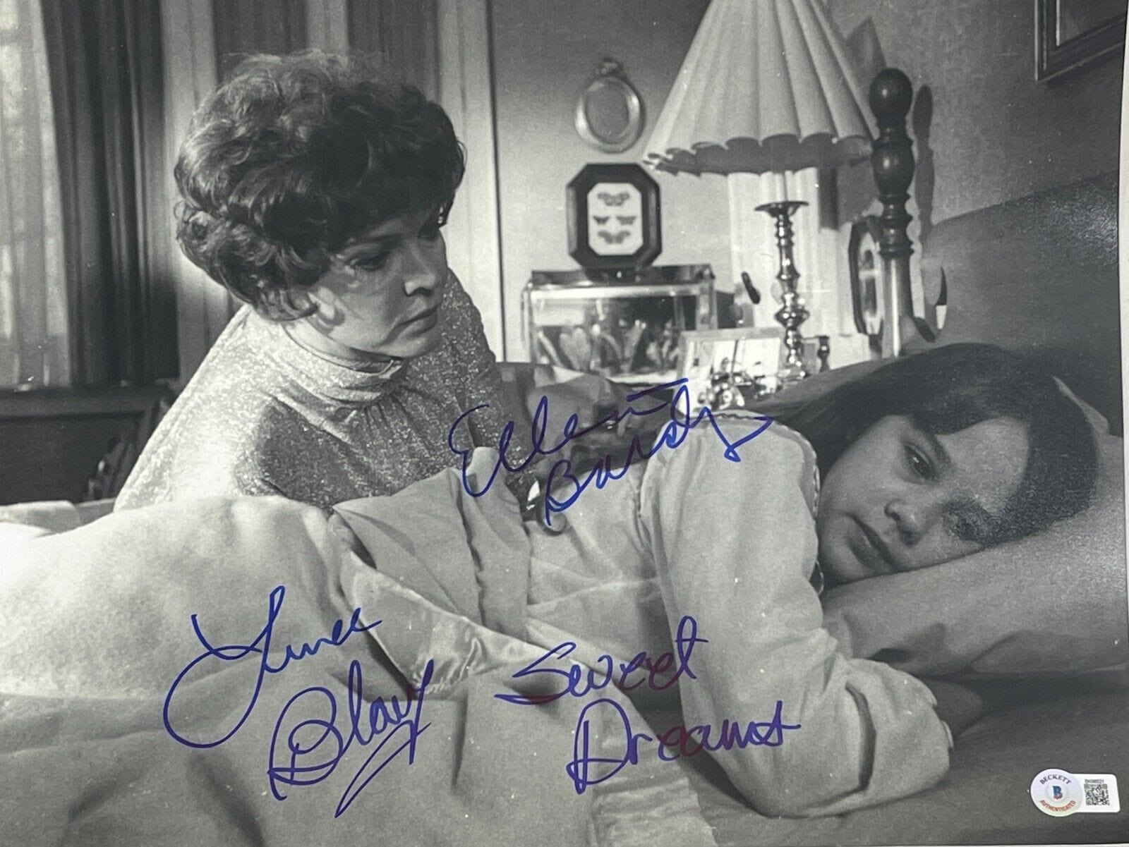 Ellen Burstyn Signed 11x14 Photo from The Exorcist Beckett COA