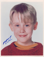 Macaulay Culkin Signed 8x10 Photo from Home Alone Beckett COA