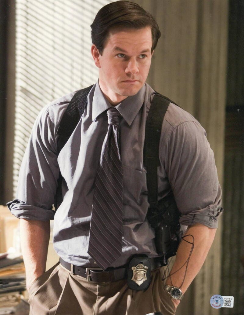 Mark Wahlberg Signed 11x14 Photo from The Departed Beckett COA