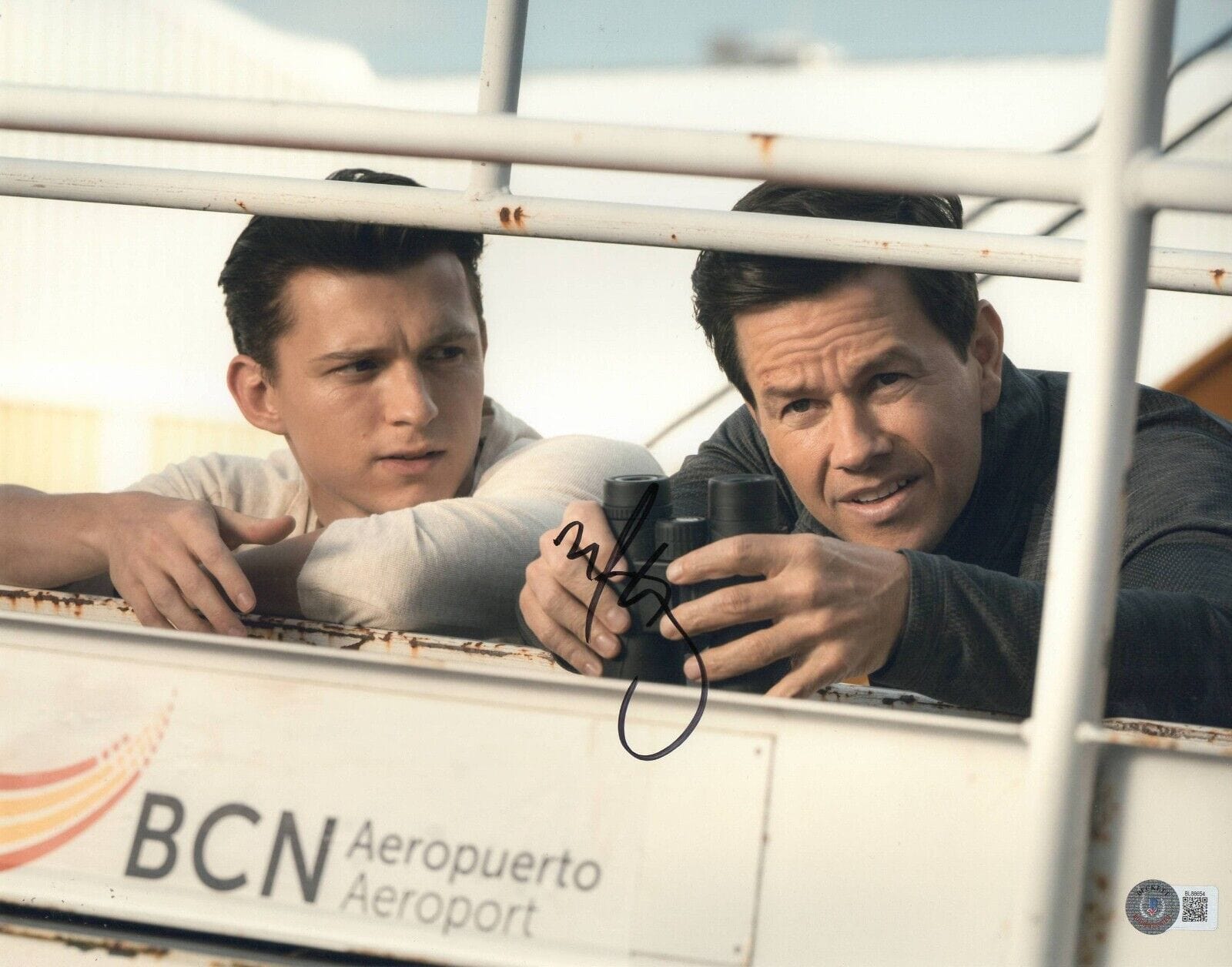 Mark Wahlberg Signed 11x14 Photo from Uncharted Beckett COA