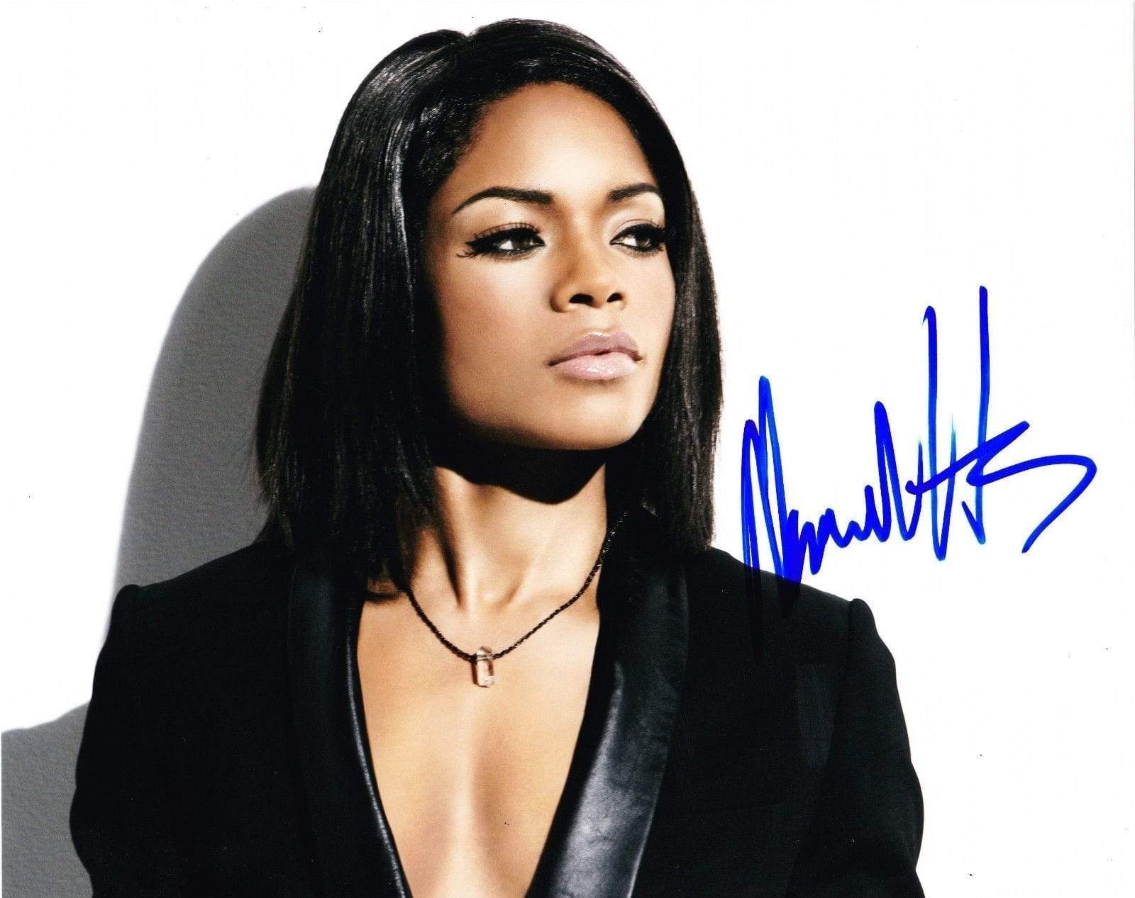 Naomie Harris Signed 8x10 Photo from James Bond Certified Authentic - Item #2