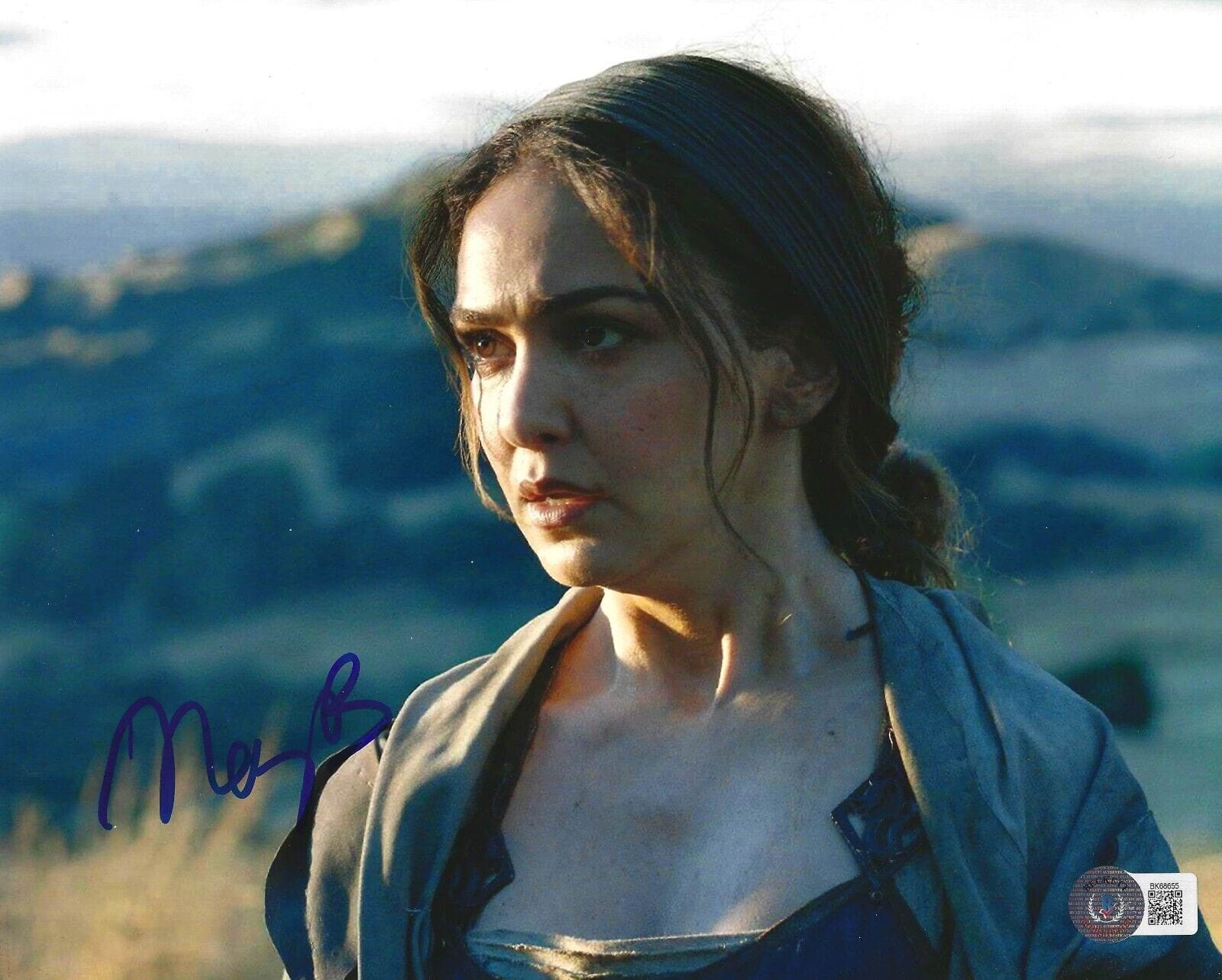 Nazanin Boniadi Signed 8x10 Photo from The Lord of the Rings Beckett COA - Item #3
