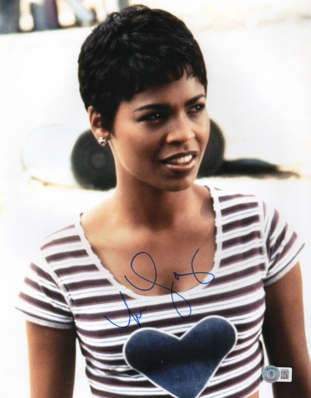 Nia Long Signed 11x14 Photo from Friday Beckett COA